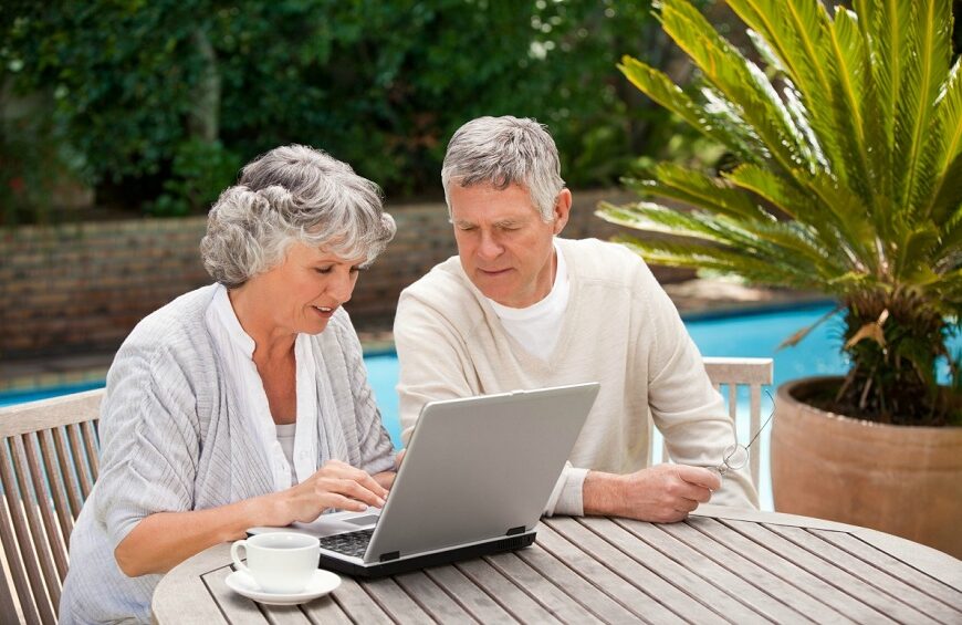 How retired people can make money from home without investment?