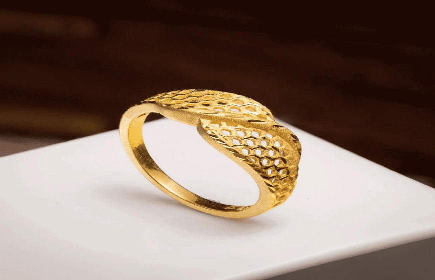 Eternal Choices for Every Special Occasion: Engagement Sarees, Gold Rings, and Daily Ethnic ChicEternal Choices for Every Special Occasion: Engagement Sarees, Gold Rings, and Daily Ethnic Chic